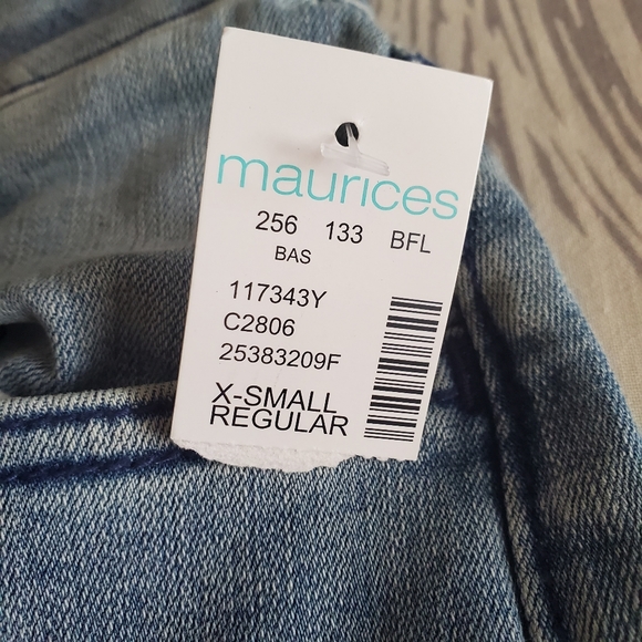 High Rise Distressed Jeggings - Picture 7 of 8